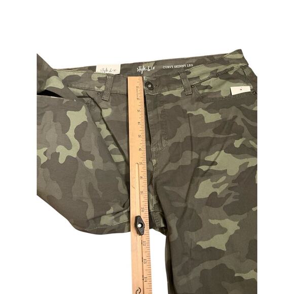 Style&Co Skinny Jeans Mid Rise Curvy Fit Ciotton Blend Green Camo Size 10 NWT - Picture 7 of 7
